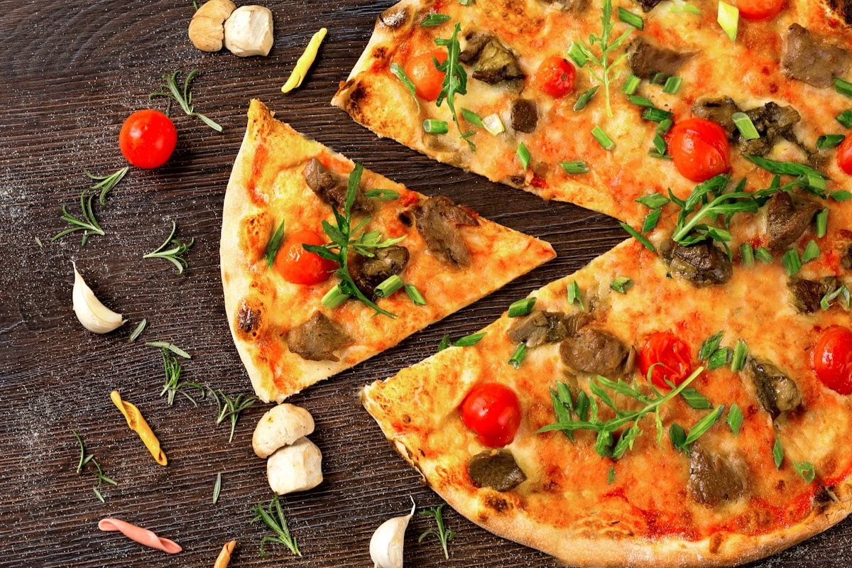 Pizza im heißen Ofen bei Luppo